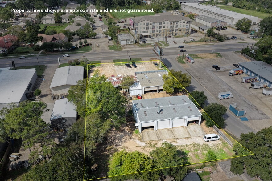 More Photos Of 2214 N Frazier St, Conroe Auto Repair For Sale