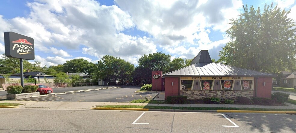 More Photos Of 801 Williams St, Lake Geneva Restaurant For Sale