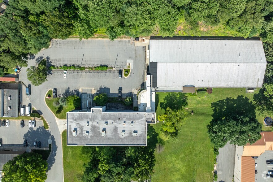 More Photos Of 10755 York Rd, Cockeysville Office For Sale