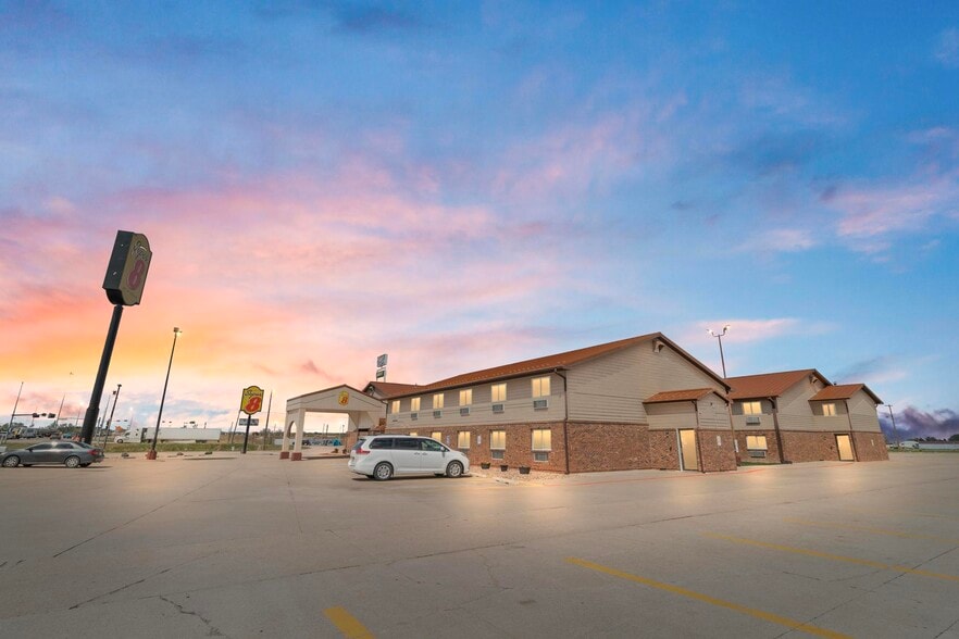 Primary Photo Of 500 E A St, Ogallala Hotel For Sale