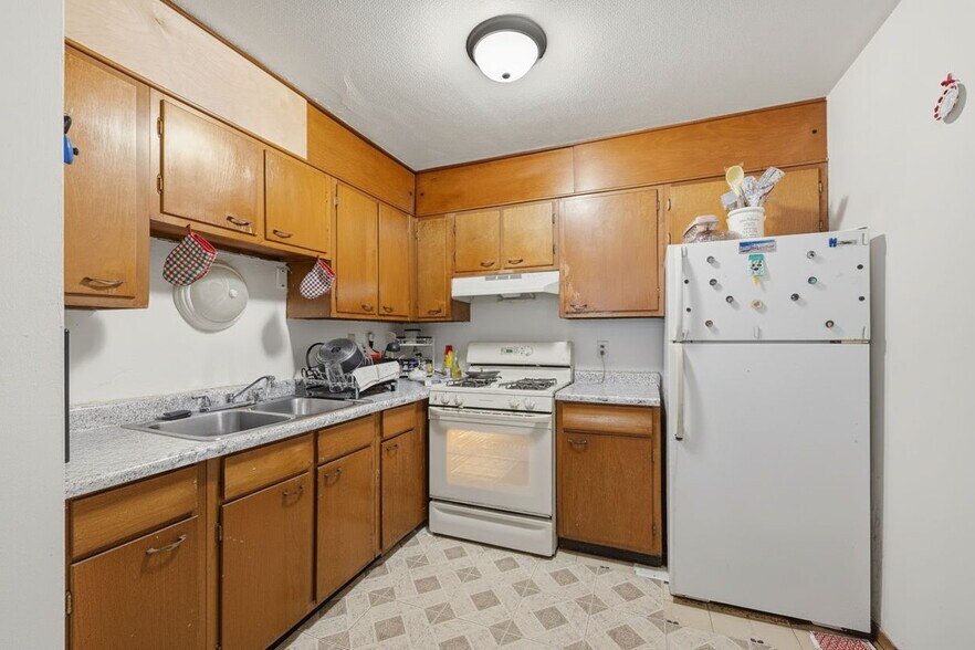 More Photos Of 5733 Bossen Ter, Minneapolis Apartments For Sale
