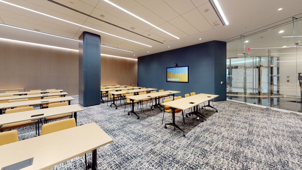 More Photos Of 1299 Pennsylvania Ave NW, Washington Office For Lease