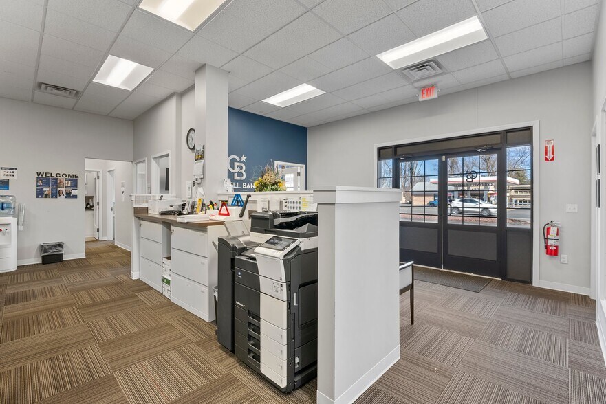 More Photos Of 855 Farmington Ave, Farmington Office For Sale