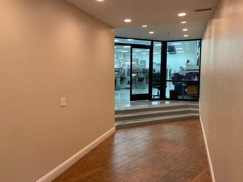 More Photos Of 301-315 Camars Dr, Warminster Research And Development For Lease