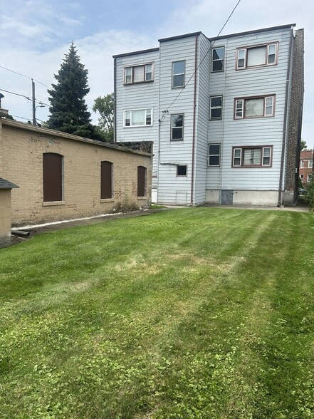 More Photos Of 6841 S Dante Ave, Chicago Apartments For Sale