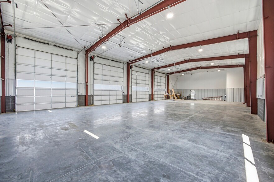 More Photos Of 1342 E Saint Helens St, Pasco Light Distribution For Lease