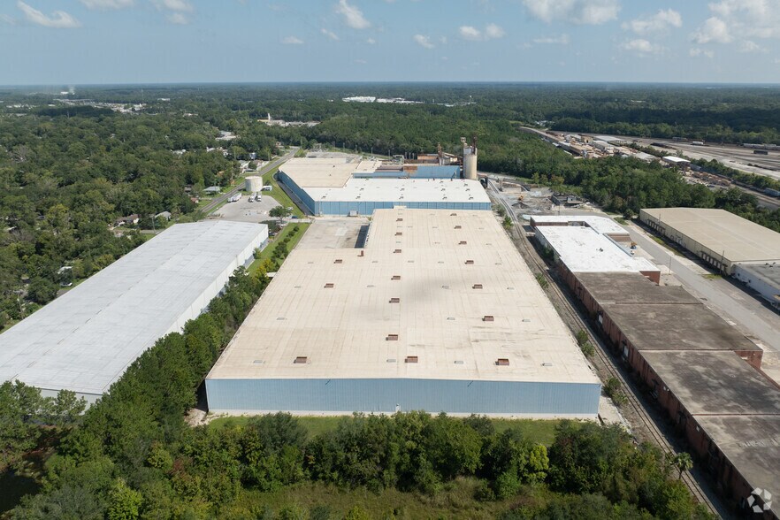 More Photos Of 2121 Huron St, Jacksonville Warehouse For Lease