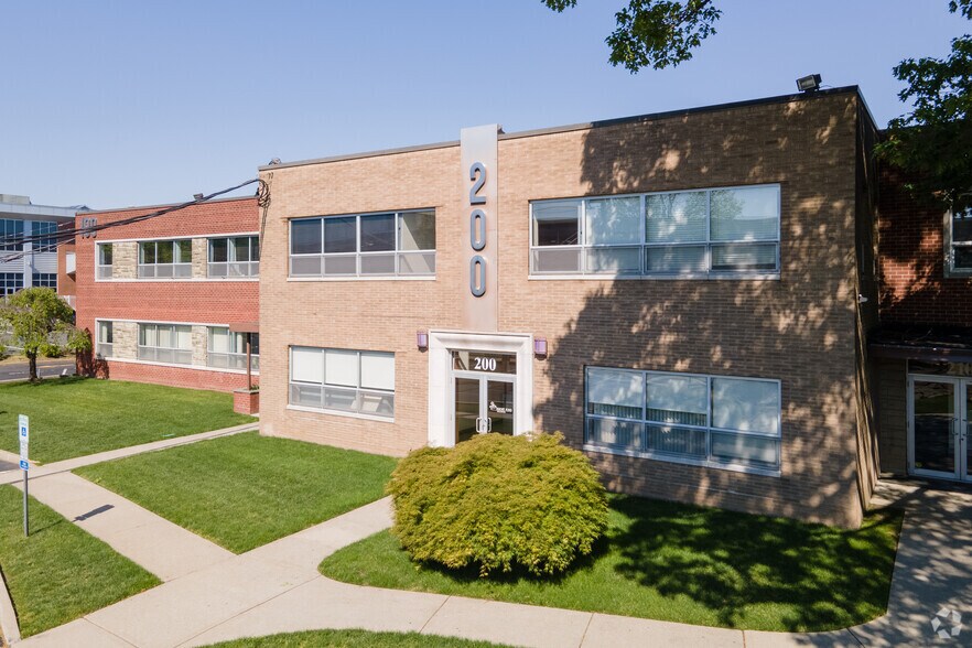 More Photos Of 190-210 Sylvan Ave, Englewood Cliffs Office For Lease