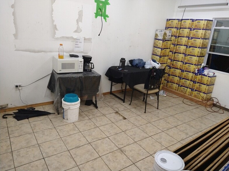 More Photos Of 298 Junius St, Brooklyn Warehouse For Lease
