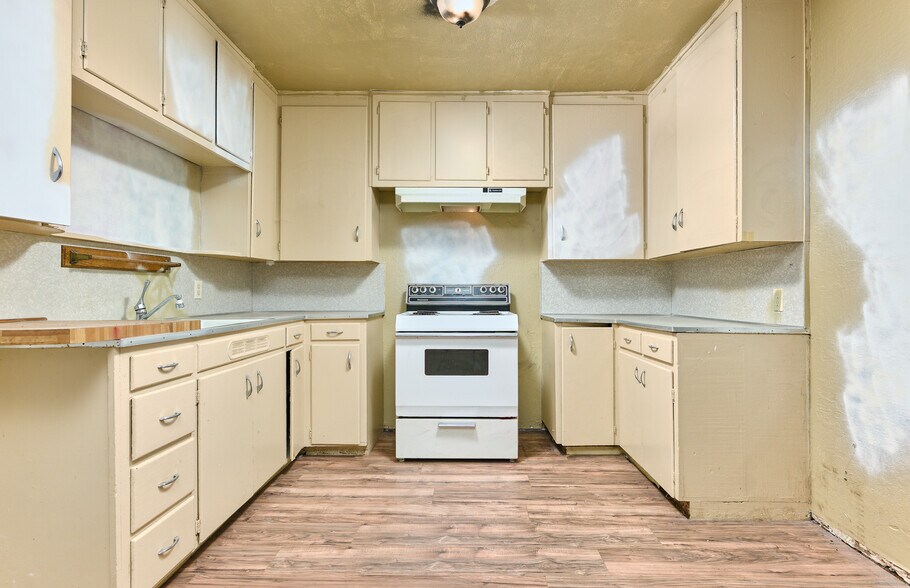 More Photos Of 6022 Pony Express Trl, Pollock Pines Freestanding For Sale