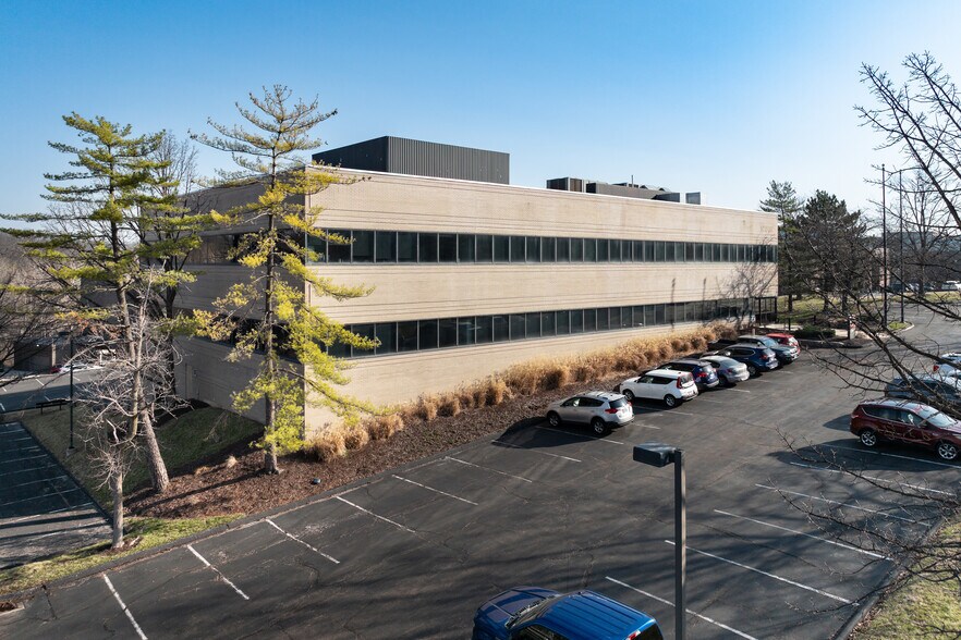 Primary Photo Of 12837 Flushing Meadows Dr, Des Peres Office For Sale