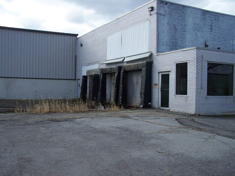 More Photos Of 5081 Whirlybird Ln, East Syracuse Warehouse For Lease