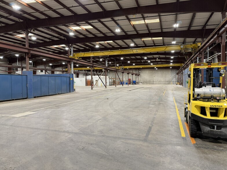More Photos Of 1980 SW Wilshire Blvd, Burleson Warehouse For Sale