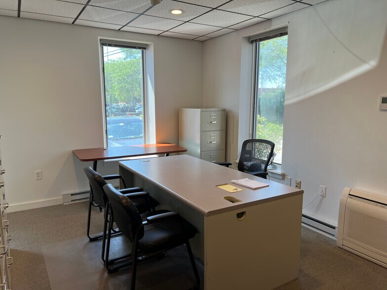 More Photos Of 35 Winter St, Hyannis Office For Lease