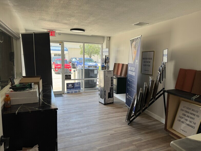 More Photos Of 2323 N State St, Bunnell Flex For Sale