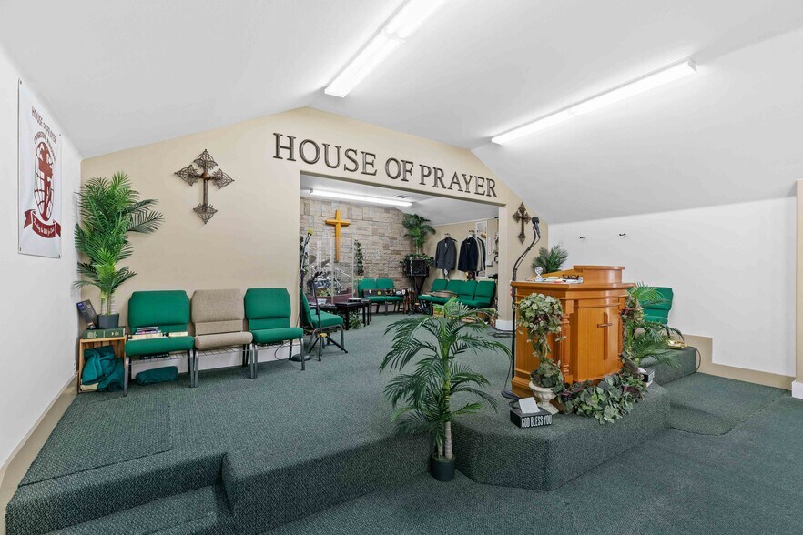 More Photos Of 7510 Valaho Dr, Tujunga Specialty For Sale