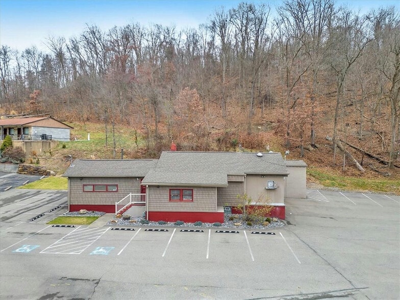 More Photos Of 3006 Lewis Run Rd, Clairton Restaurant For Sale