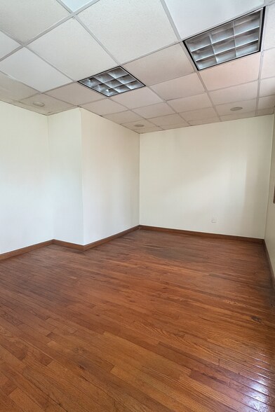 More Photos Of 292-294 Atlantic Ave, Brooklyn Storefront Retail Residential For Lease