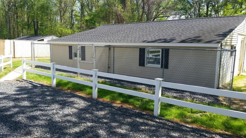 More Photos Of 152 Magnolia Ln, Middletown Veterinarian Kennel For Lease