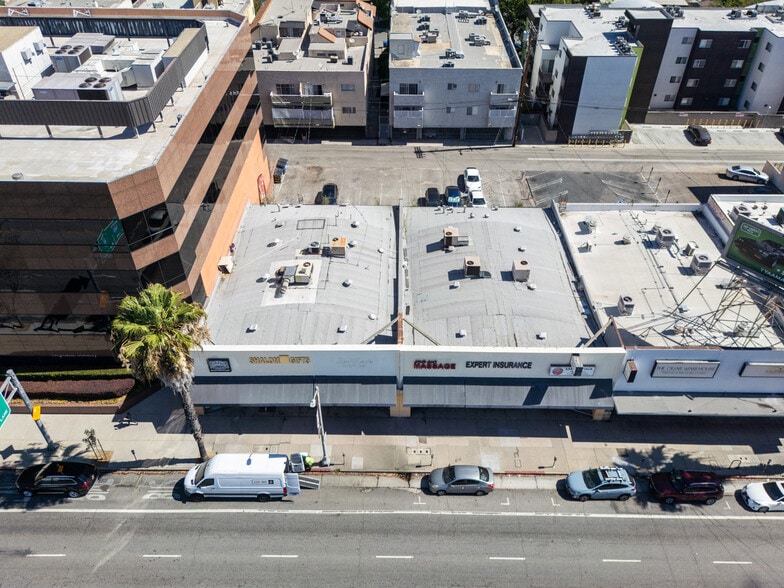 More Photos Of 15143-15153 Ventura Blvd, Sherman Oaks Storefront For Sale