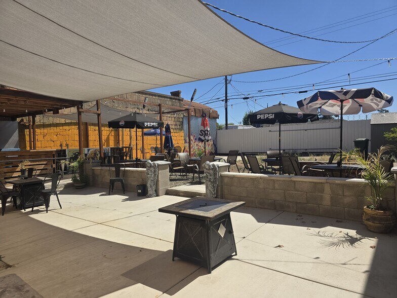 More Photos Of 413 7th St, Modesto Storefront For Sale