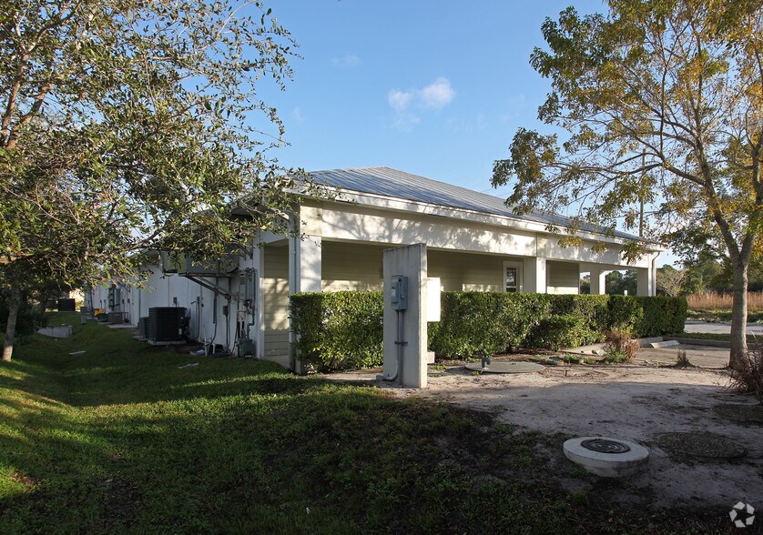 More Photos Of 1352-1368 SW Bayshore Blvd, Port Saint Lucie Unknown For Lease