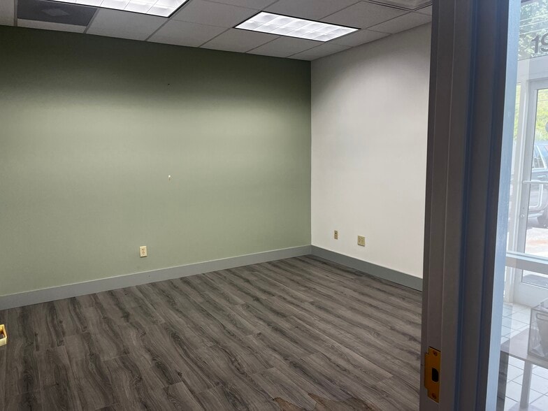 More Photos Of 199 Charlotte Hwy, Asheville Freestanding For Lease