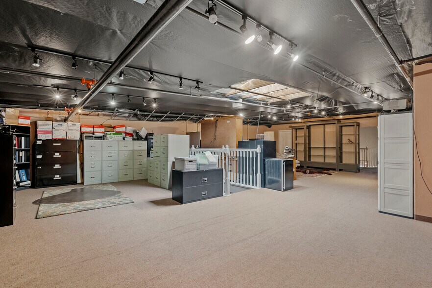 More Photos Of 850 E Patriot Blvd, Reno Showroom For Sale