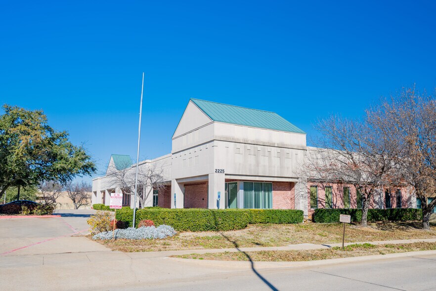 More Photos Of 2225 Avenue J, Arlington Office For Sale