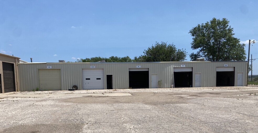More Photos Of 1301 8th St, Canyon Warehouse For Sale