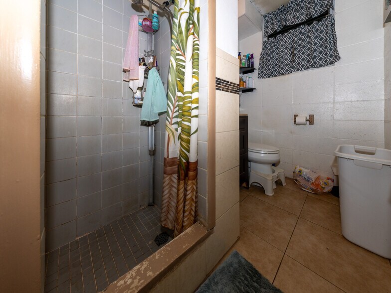 More Photos Of 2135 Bannister Pl, Honolulu Multifamily For Sale