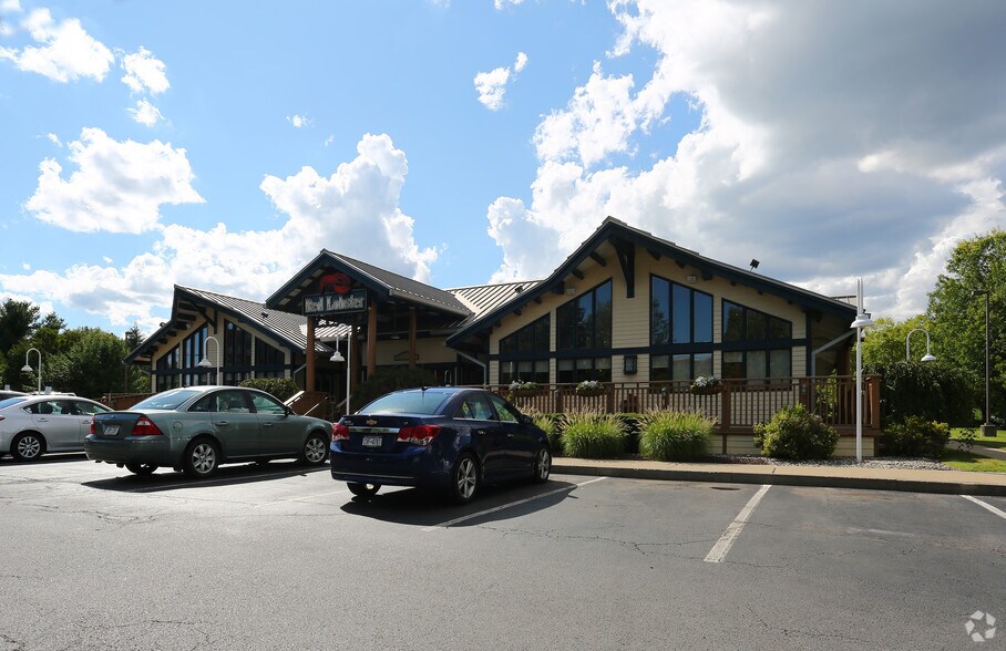 More Photos Of 170 Wolf Rd, Albany Restaurant For Sale