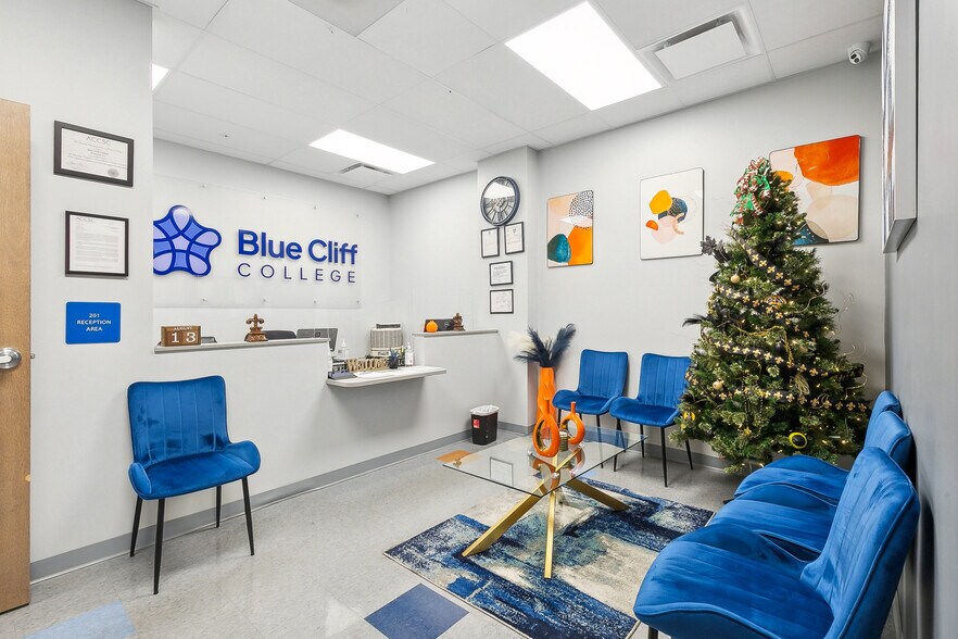 More Photos Of 3908 Veterans Memorial Blvd, Metairie General Retail For Sale