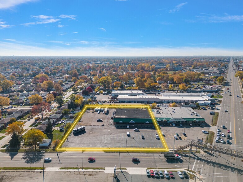 More Photos Of 31938 Groesbeck Hwy, Fraser Freestanding For Sale