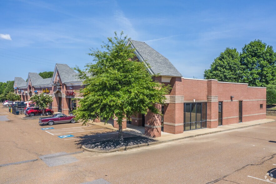 More Photos Of 460-484 Church Rd, Southaven Storefront For Lease