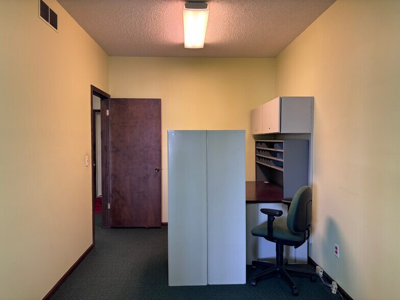 More Photos Of 814 S Main St, Lapeer Freestanding For Lease