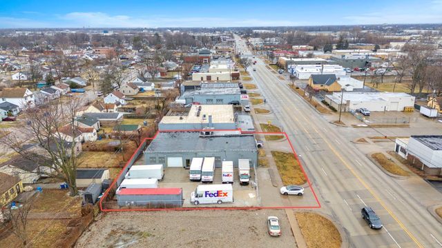 More Photos Of 13920 E 9 Mile Rd, Warren Warehouse For Lease