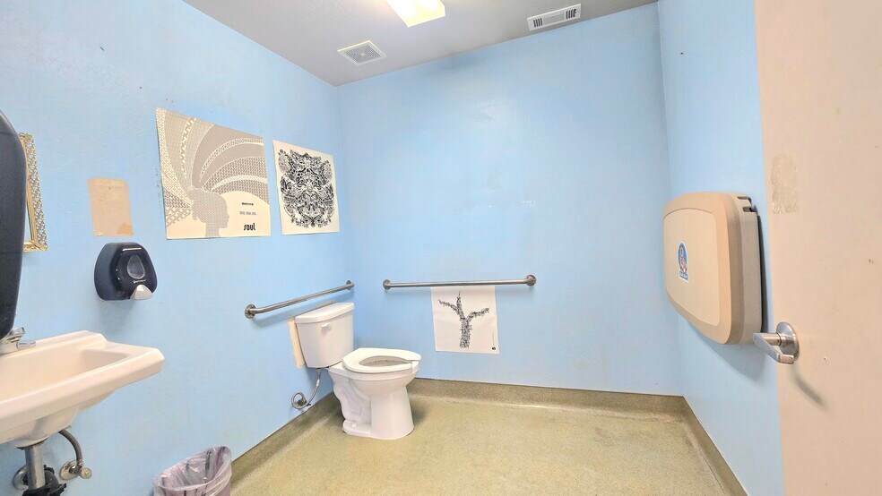 More Photos Of 22755 Antelope Blvd, Red Bluff General Retail For Lease