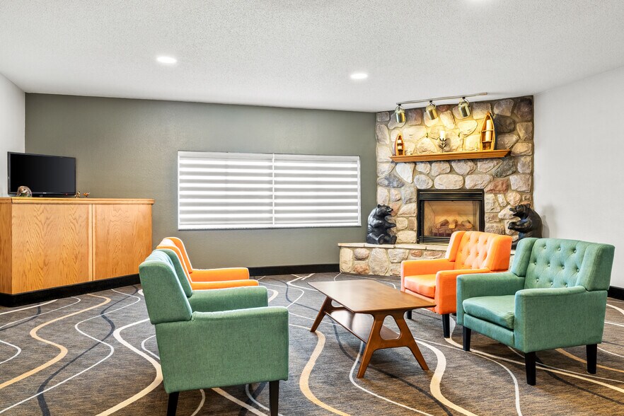 More Photos Of 50663 Oak Grove Rd, Osseo Hotel For Sale