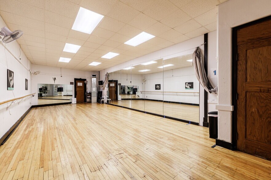 More Photos Of 67 Lyell Ave, Spencerport Office Residential For Lease