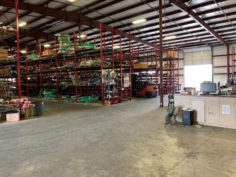More Photos Of 19940 I-37, Elmendorf Warehouse For Lease