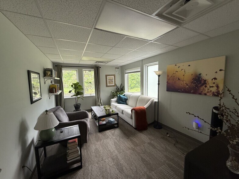 More Photos Of 5080-5085 Lovers Ln, Portage Office For Sale