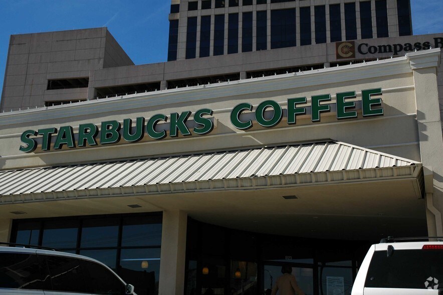 More Photos Of 6103-6123 Greenville Ave, Dallas Storefront For Lease