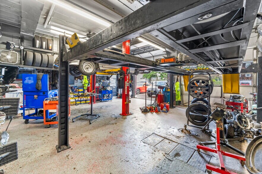 More Photos Of 260 W Scott Ave, Rahway Auto Repair For Sale