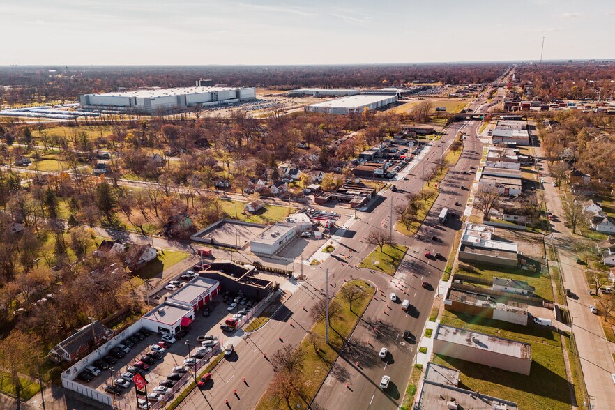 More Photos Of 201 W 8 Mile Rd, Detroit Freestanding For Sale