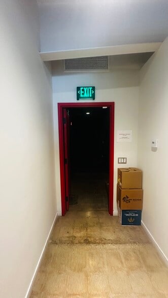 More Photos Of 2311 Lincoln Ave, Altadena Freestanding For Lease