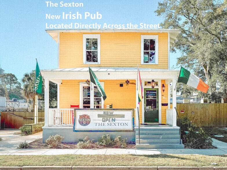 More Photos Of 14 W 43rd St, Savannah General Retail For Lease