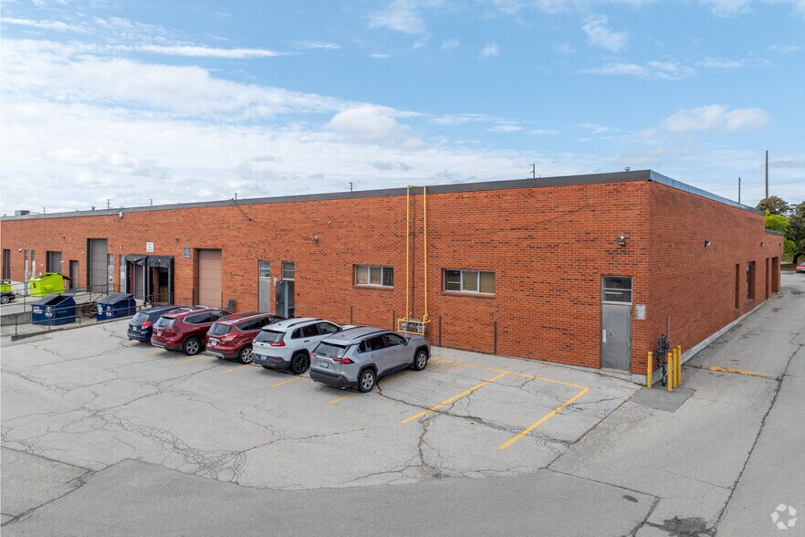 More Photos Of 1735 Bayly St, Pickering Light Distribution For Lease