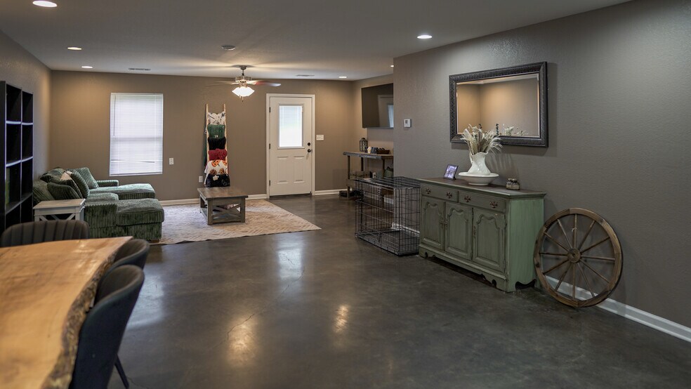 More Photos Of 2500 Ridgeland Cir, Pocahontas Apartments For Sale