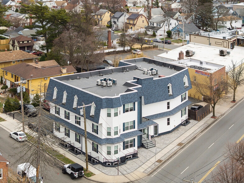 Primary Photo Of 533 Greenwich St, Hempstead Apartments For Sale